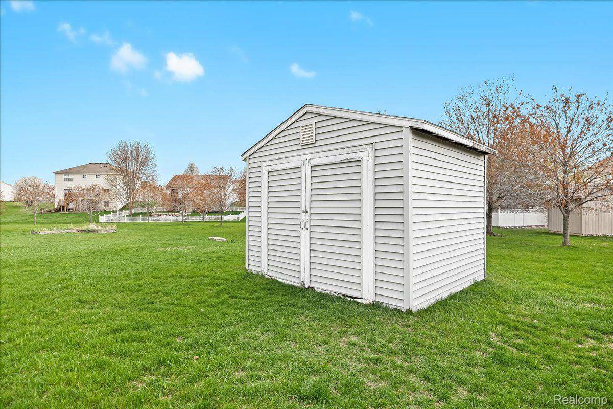 Linden, MI 48451,256 RUSTIC TRL