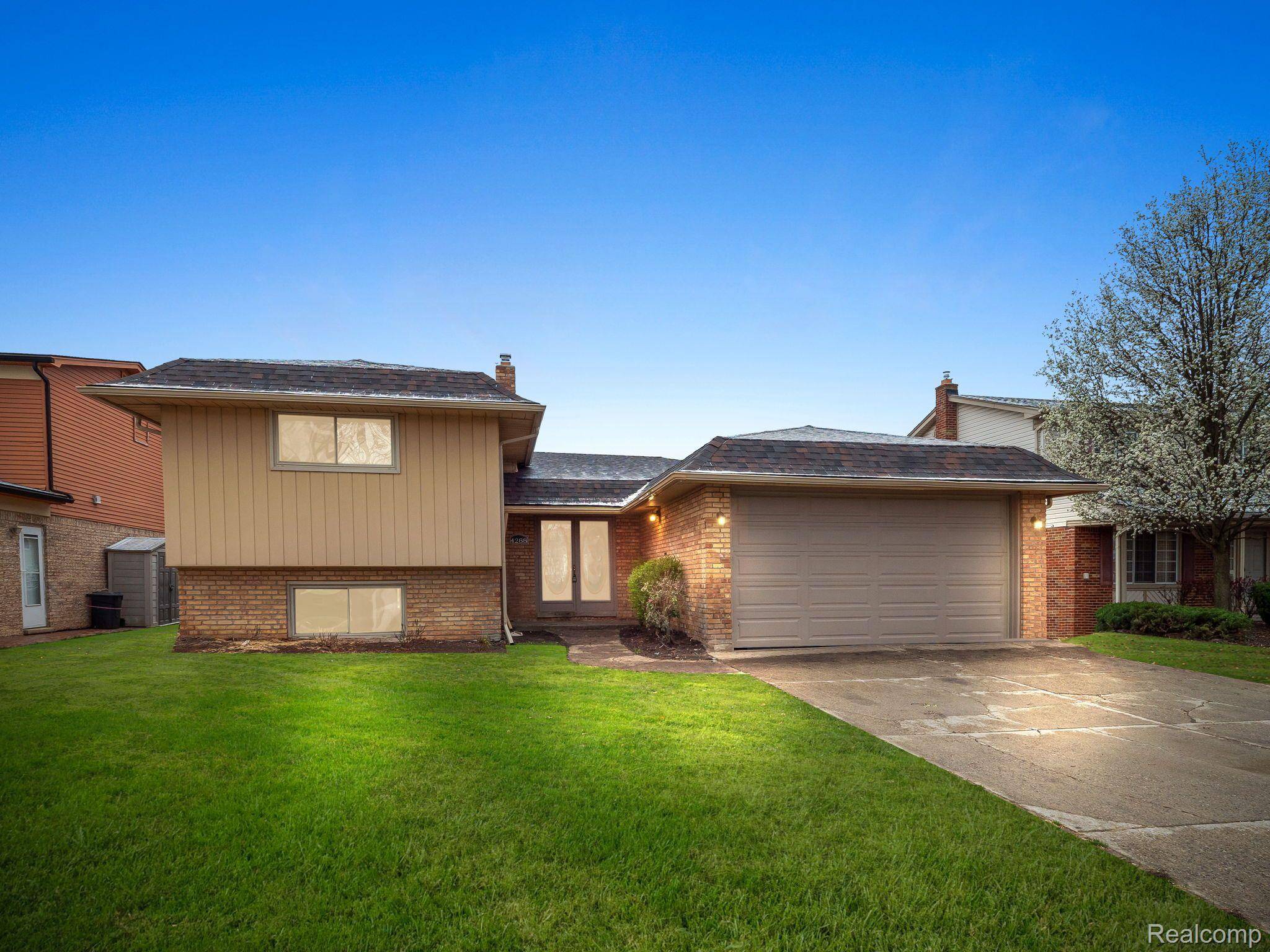 Sterling Heights, MI 48310,4288 LIN DR