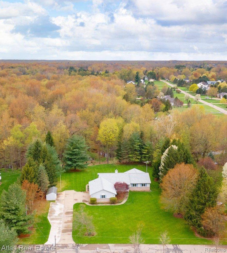 Grand Blanc, MI 48439,8270 BURLEIGH RD