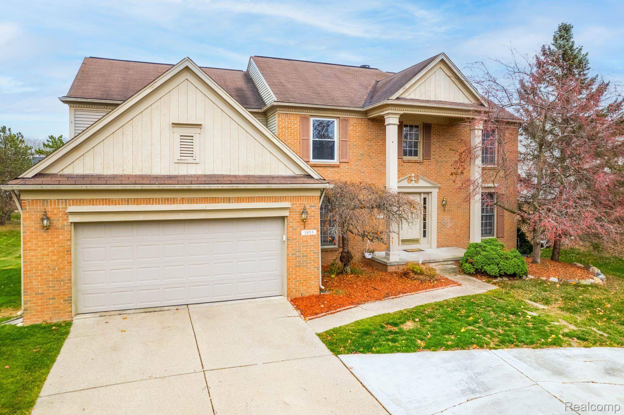 West Bloomfield, MI 48324,1853 MIDCHESTER DR