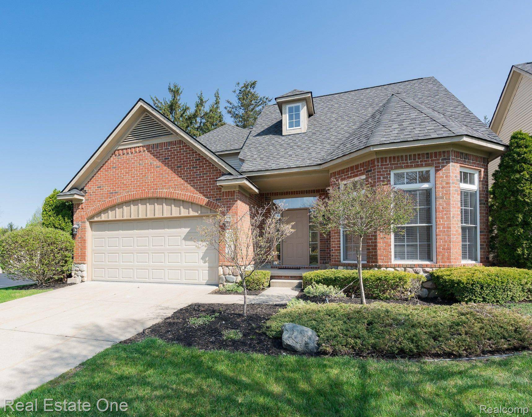 Waterford, MI 48327,5540 RIVER PARK DR