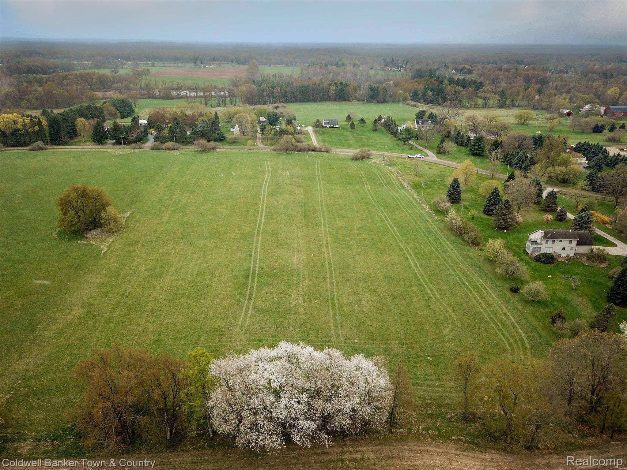 Howell, MI 48843,0010 HIGH MEADOWS DR