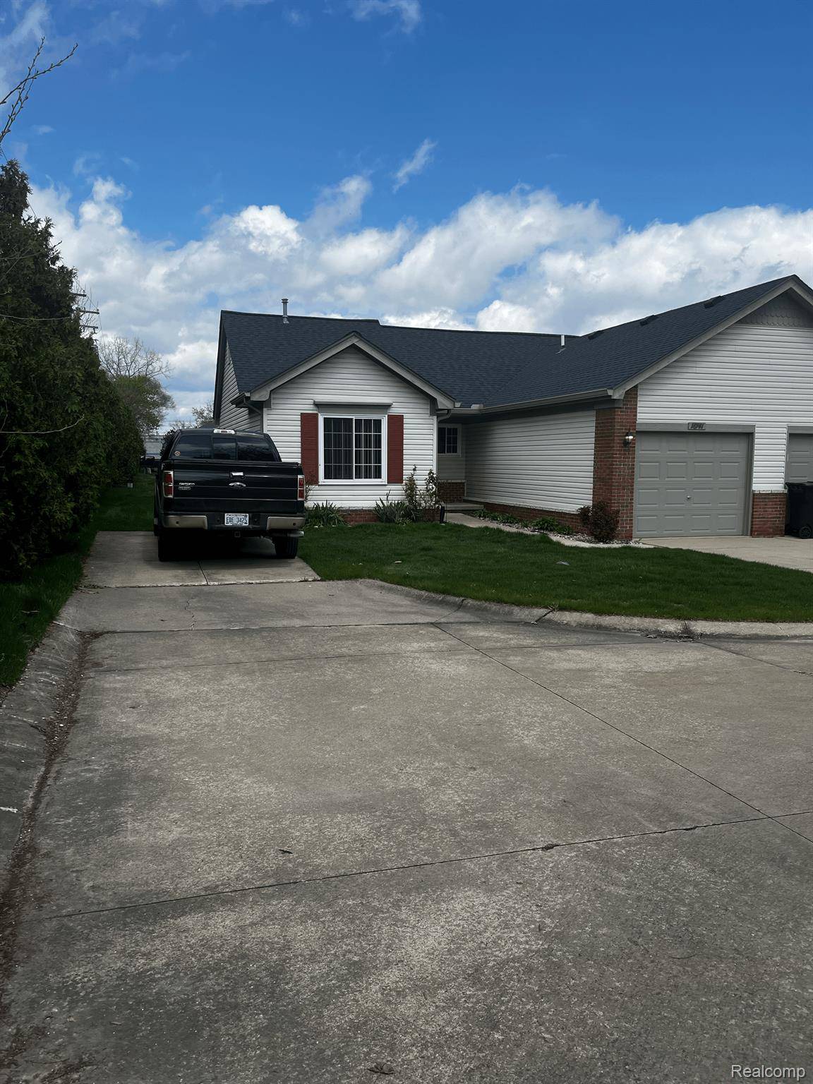 Roseville, MI 48066,16741 KENWOOD