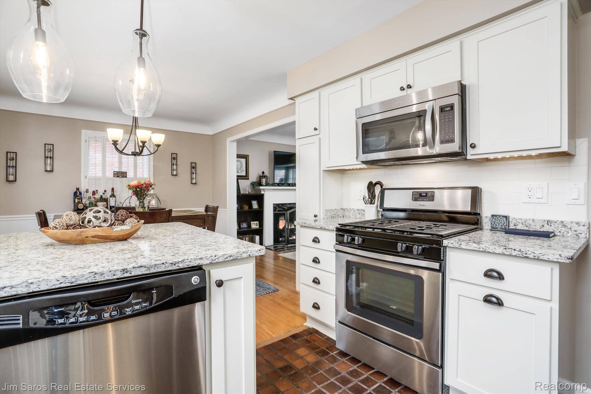 Grosse Pointe Farms, MI 48236,323 MOUNT VERNON AVE