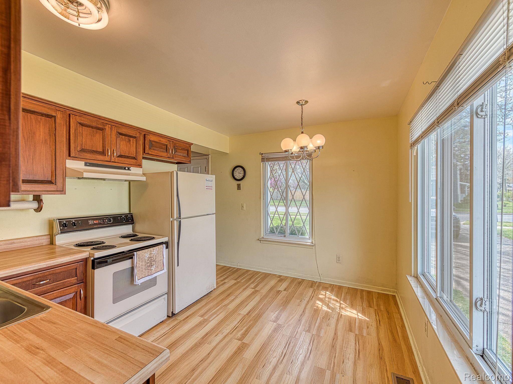 Ypsilanti, MI 48198,596 N HARRIS RD