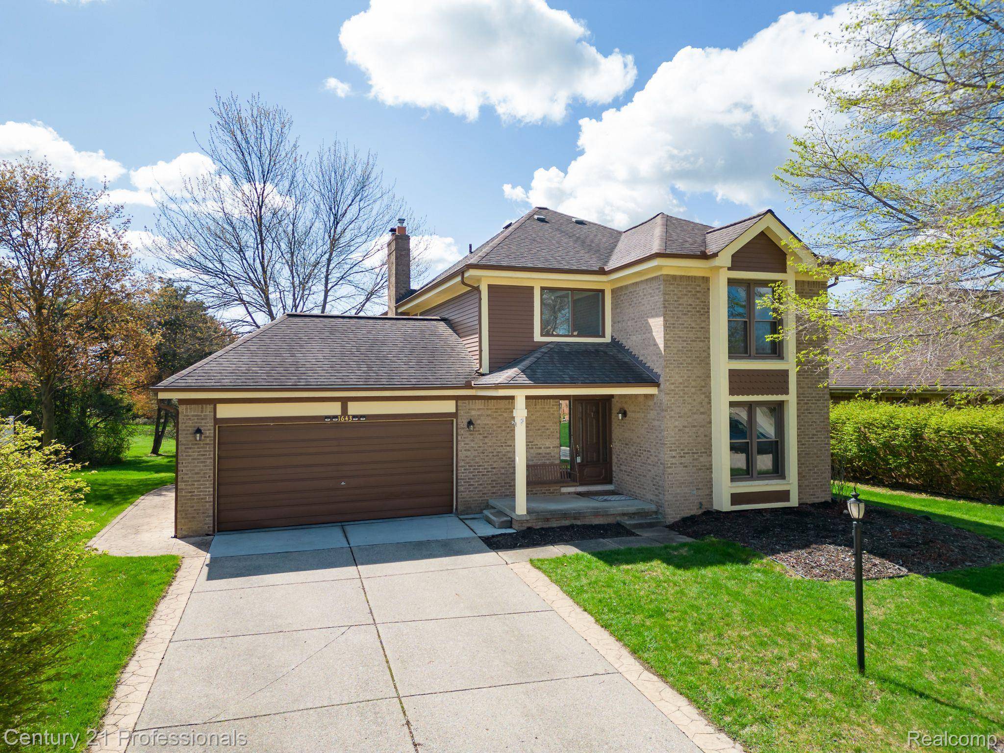 Rochester Hills, MI 48307,1643 HILLSIDE LANE