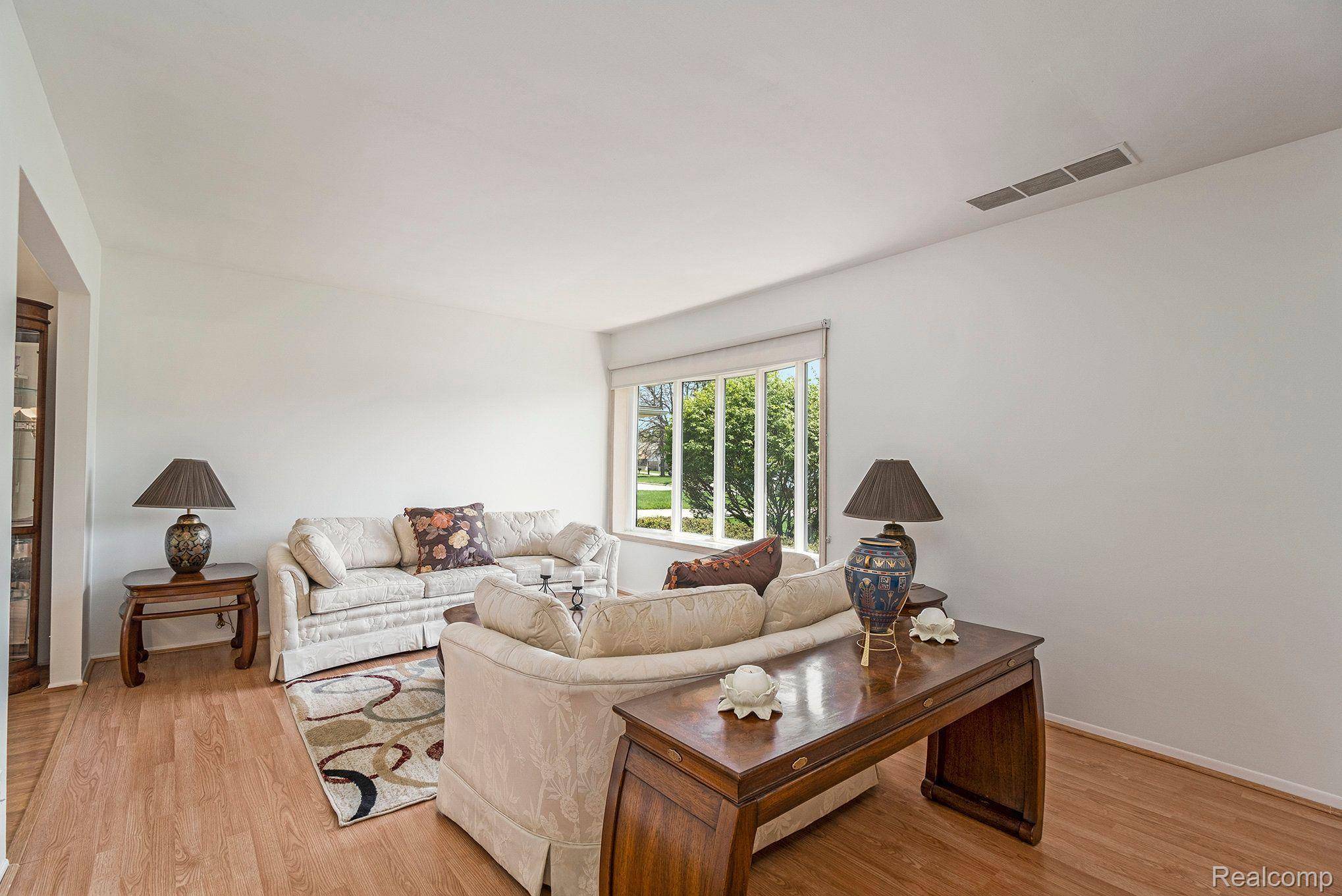 Southfield, MI 48033,23920 EDINBURGH ST