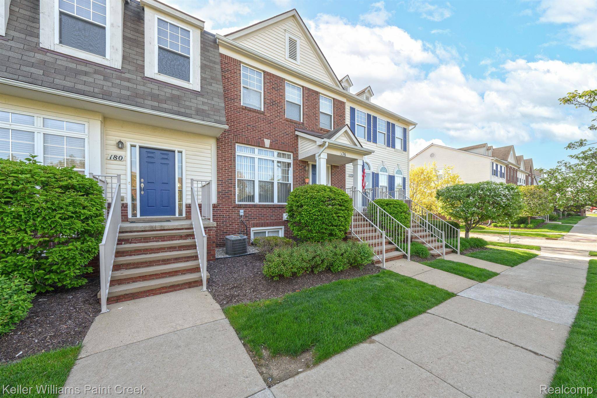 Wixom, MI 48393,180 CENTER BLVD