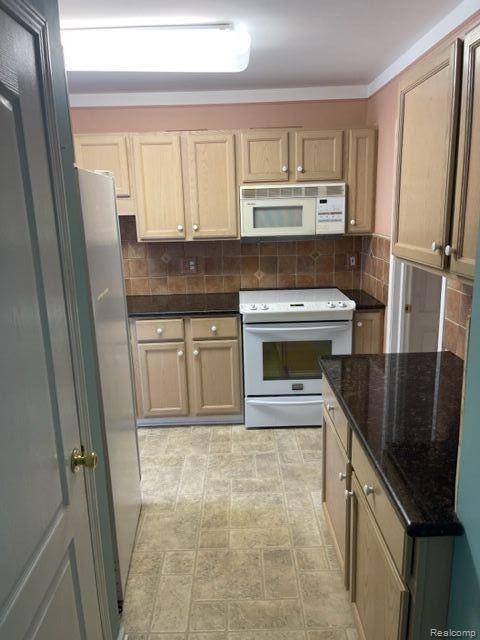 Wixom, MI 48393,2744 MAPLE FOREST DR