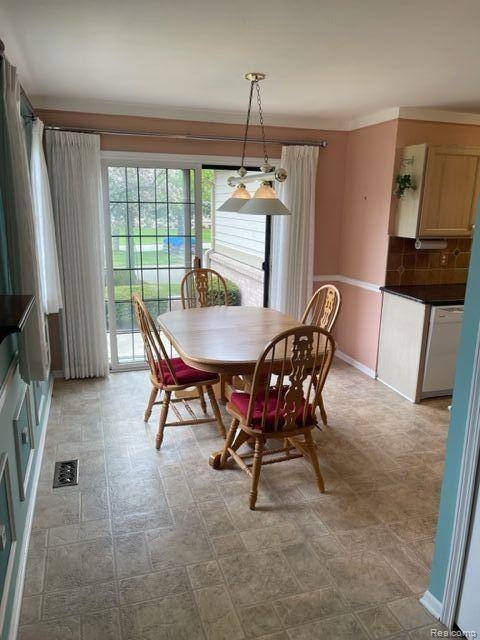 Wixom, MI 48393,2744 MAPLE FOREST DR