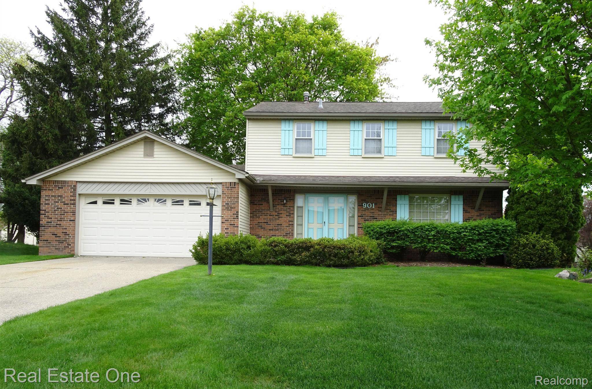 Rochester Hills, MI 48307,901 DOWNHILL LN