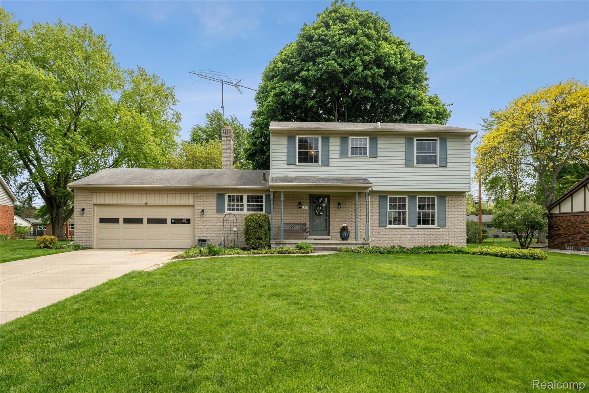 Rochester Hills, MI 48309,2165 CHALET DR