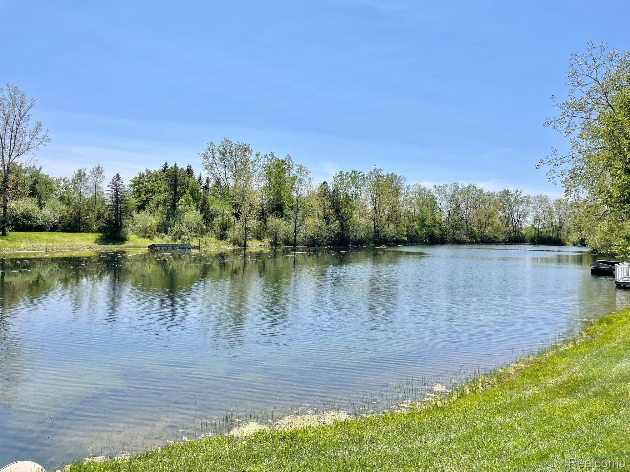 Flushing, MI 48433,6281 SQUIRE LAKE DR