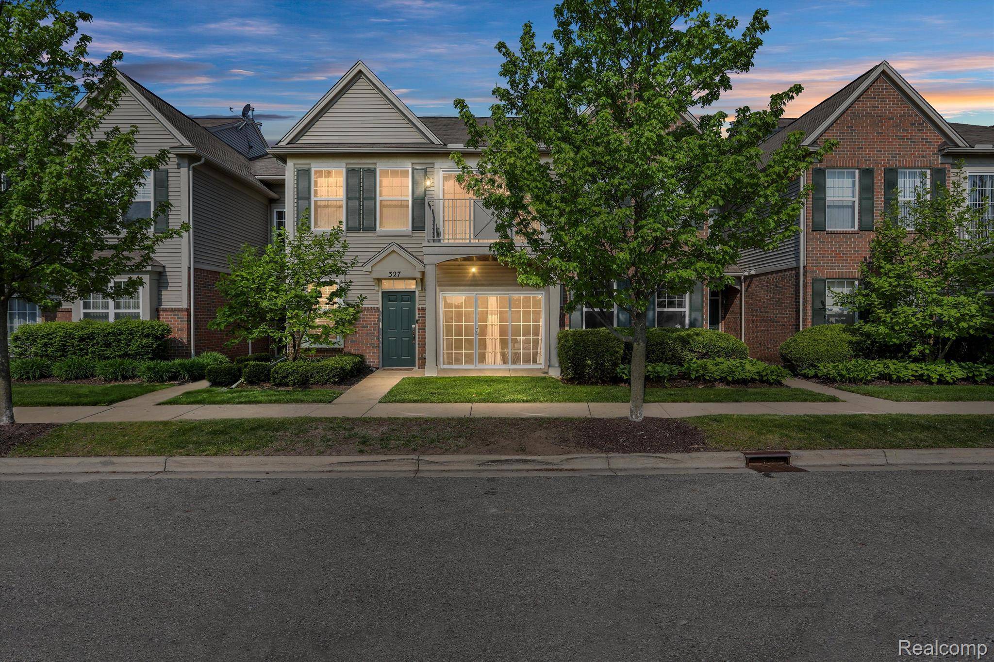 Wixom, MI 48393,327 WRIGHT ST