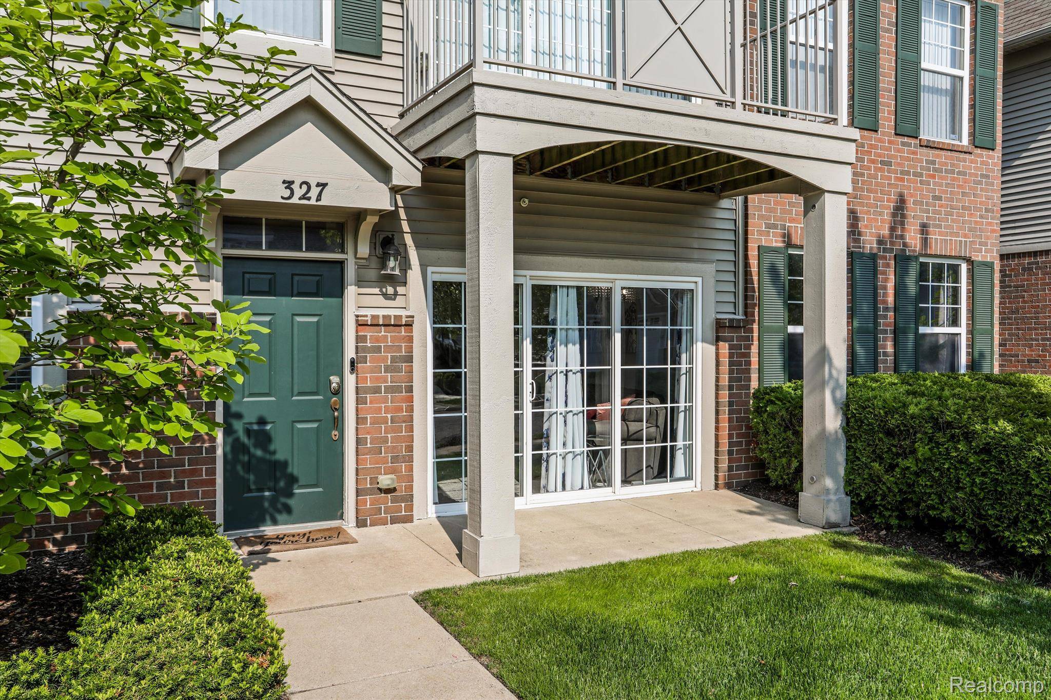 Wixom, MI 48393,327 WRIGHT ST