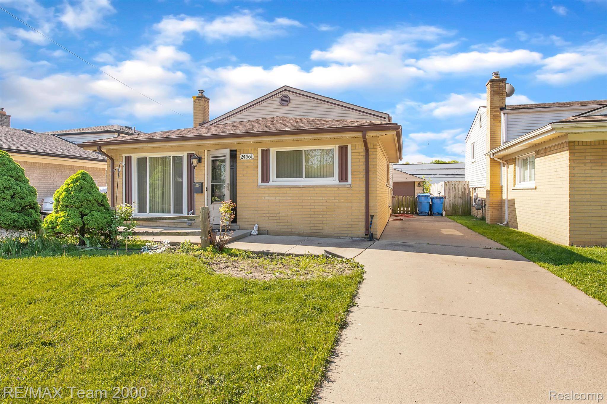 Dearborn Heights, MI 48125,24361 HANOVER ST