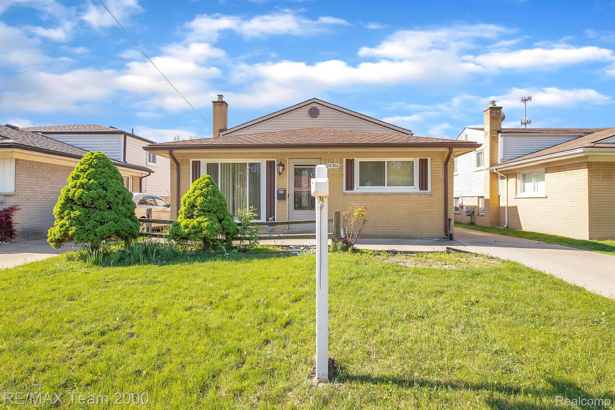 Dearborn Heights, MI 48125,24361 HANOVER ST