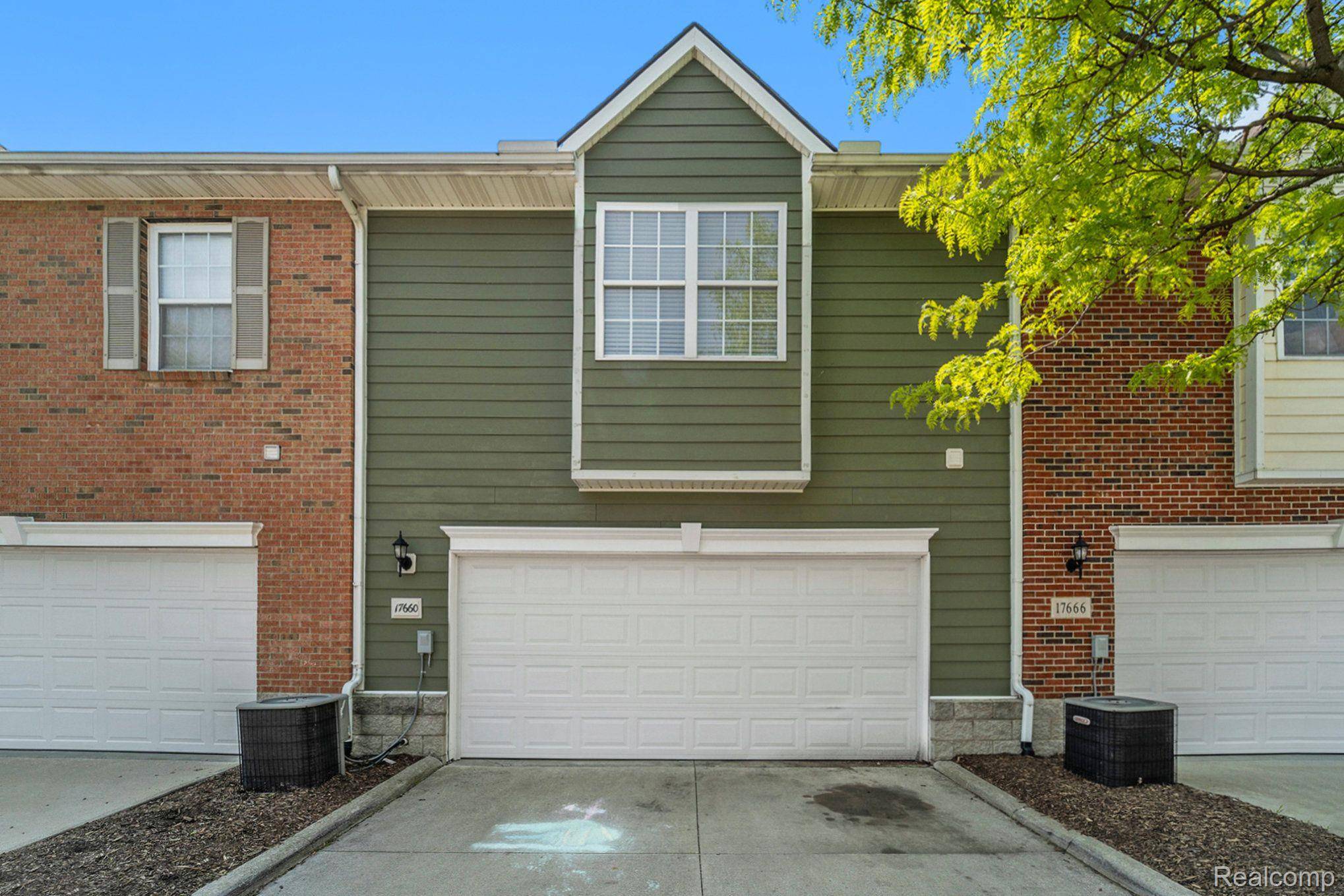 Southfield, MI 48076,17660 WINDFLOWER DR