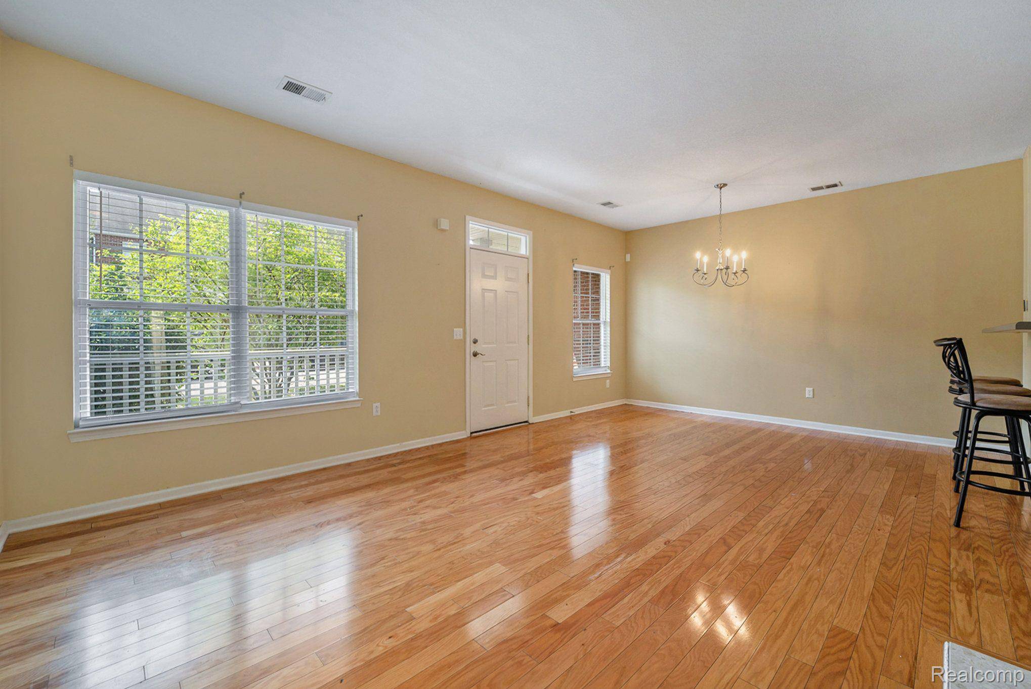 Southfield, MI 48076,17660 WINDFLOWER DR