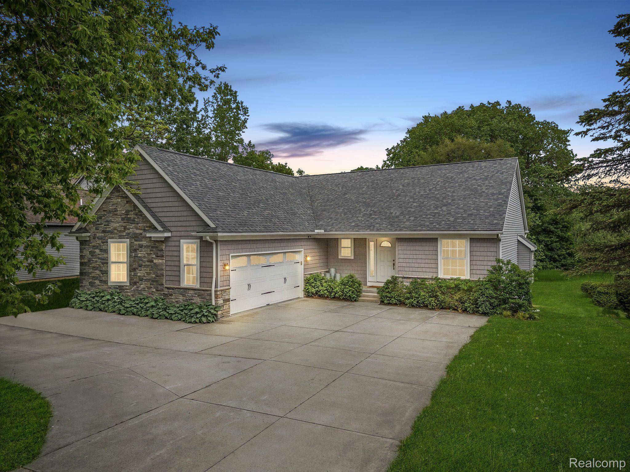 West Bloomfield, MI 48324,2617 MIDDLEBELT RD