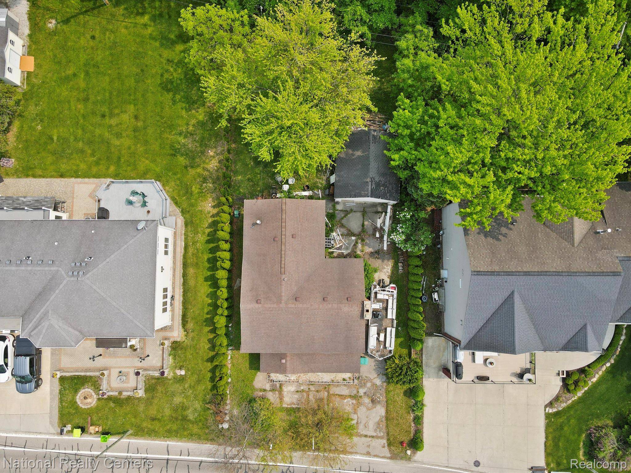 Novi, MI 48377,1369 E LAKE DR