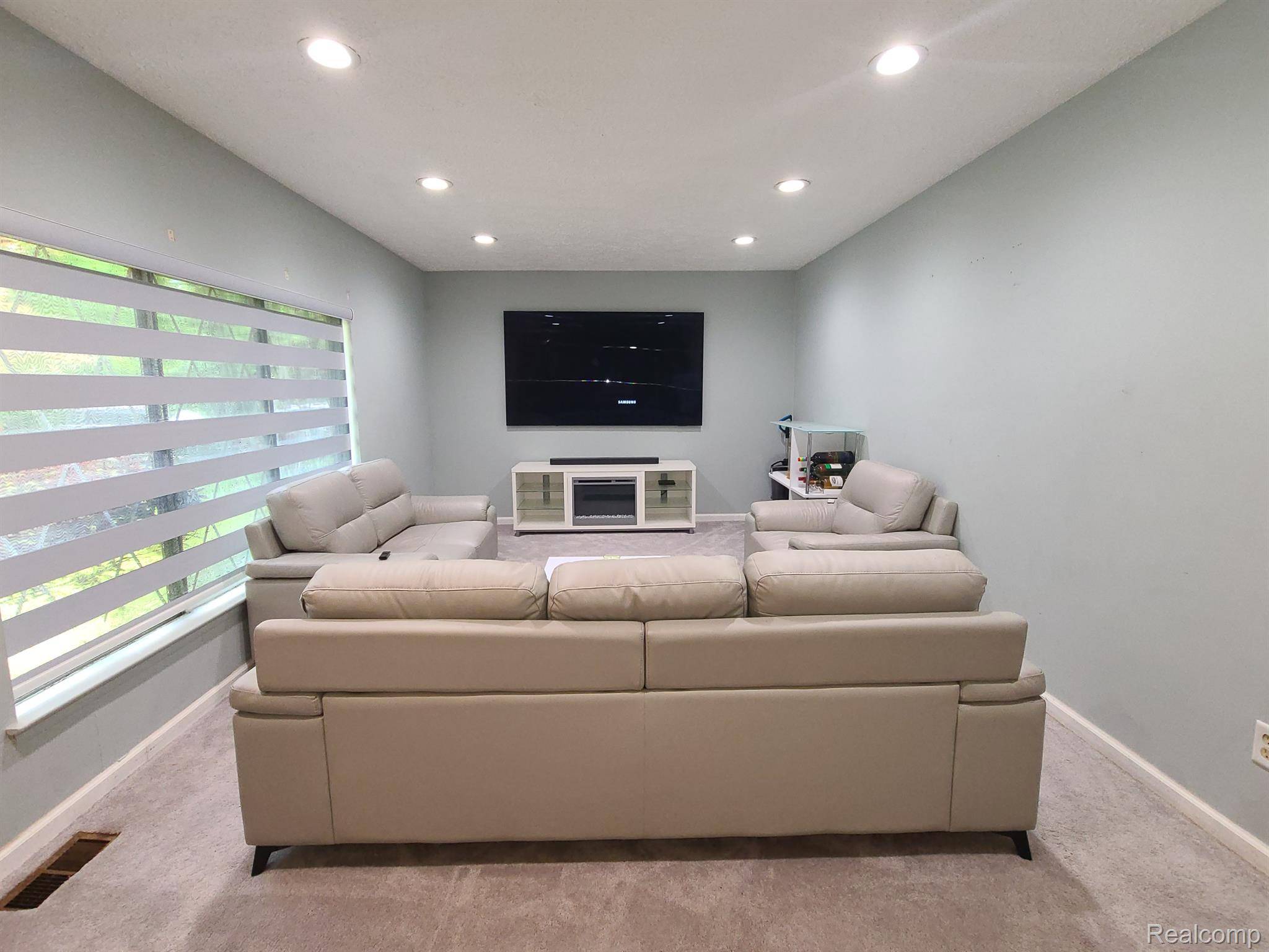 Southfield, MI 48033,22379 PROSPER DR