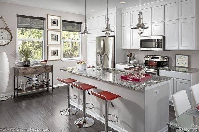 Wixom, MI 48393,411 WRIGHT ST #45