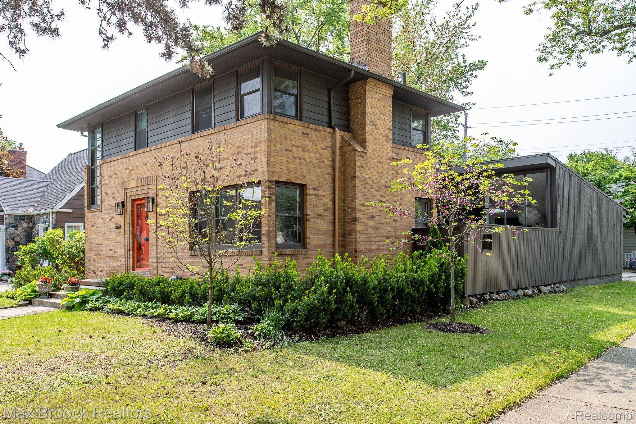 Huntington Woods, MI 48070,10155 ELGIN AVE