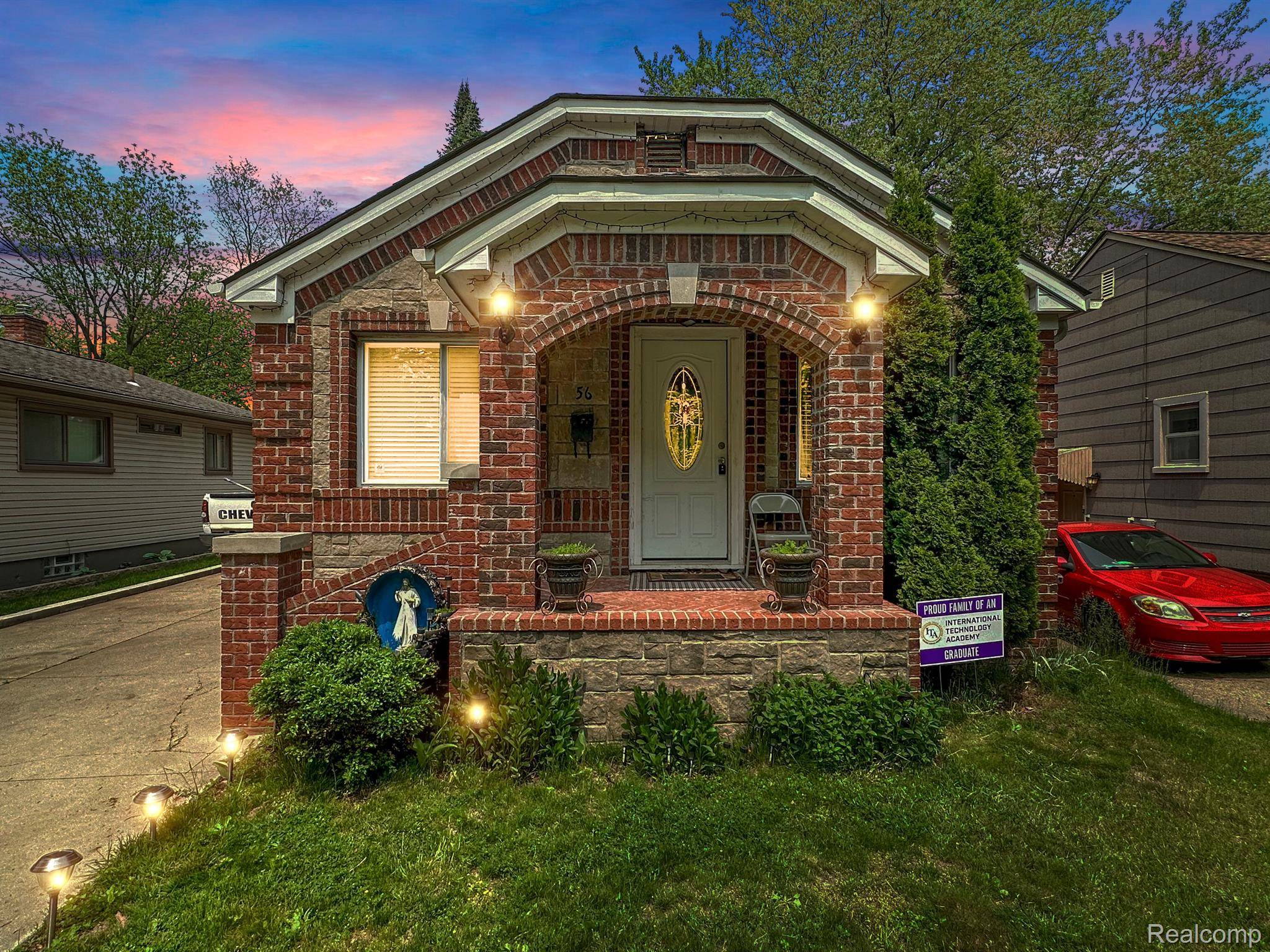 Pontiac, MI 48340,56 W New York AVE