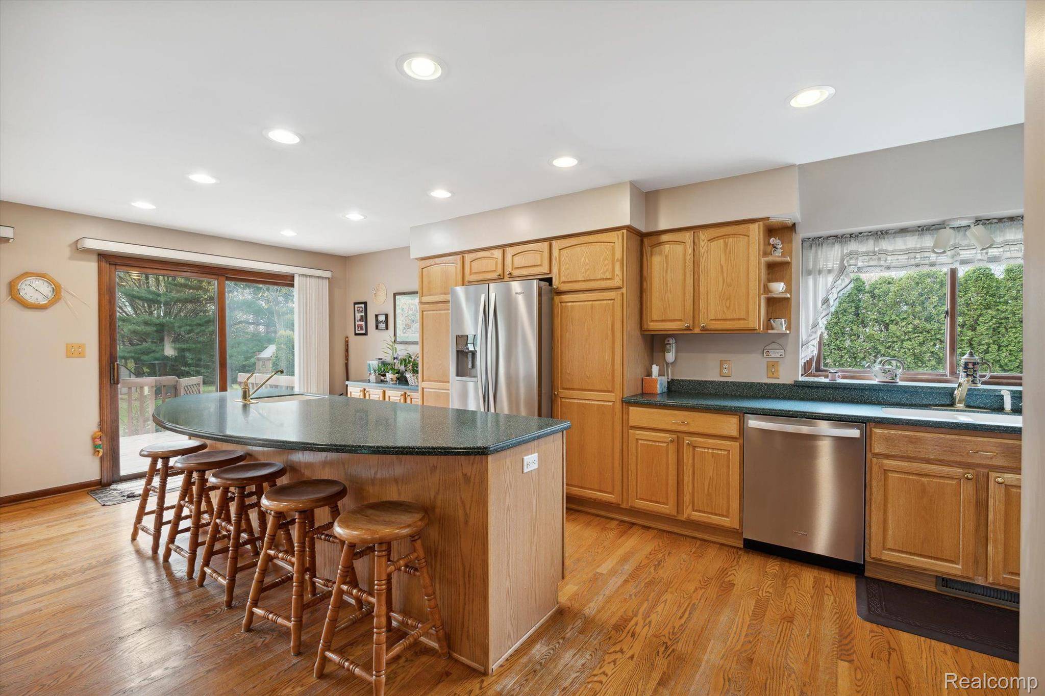 Howell, MI 48843,1324 RAVENSWOOD WAY