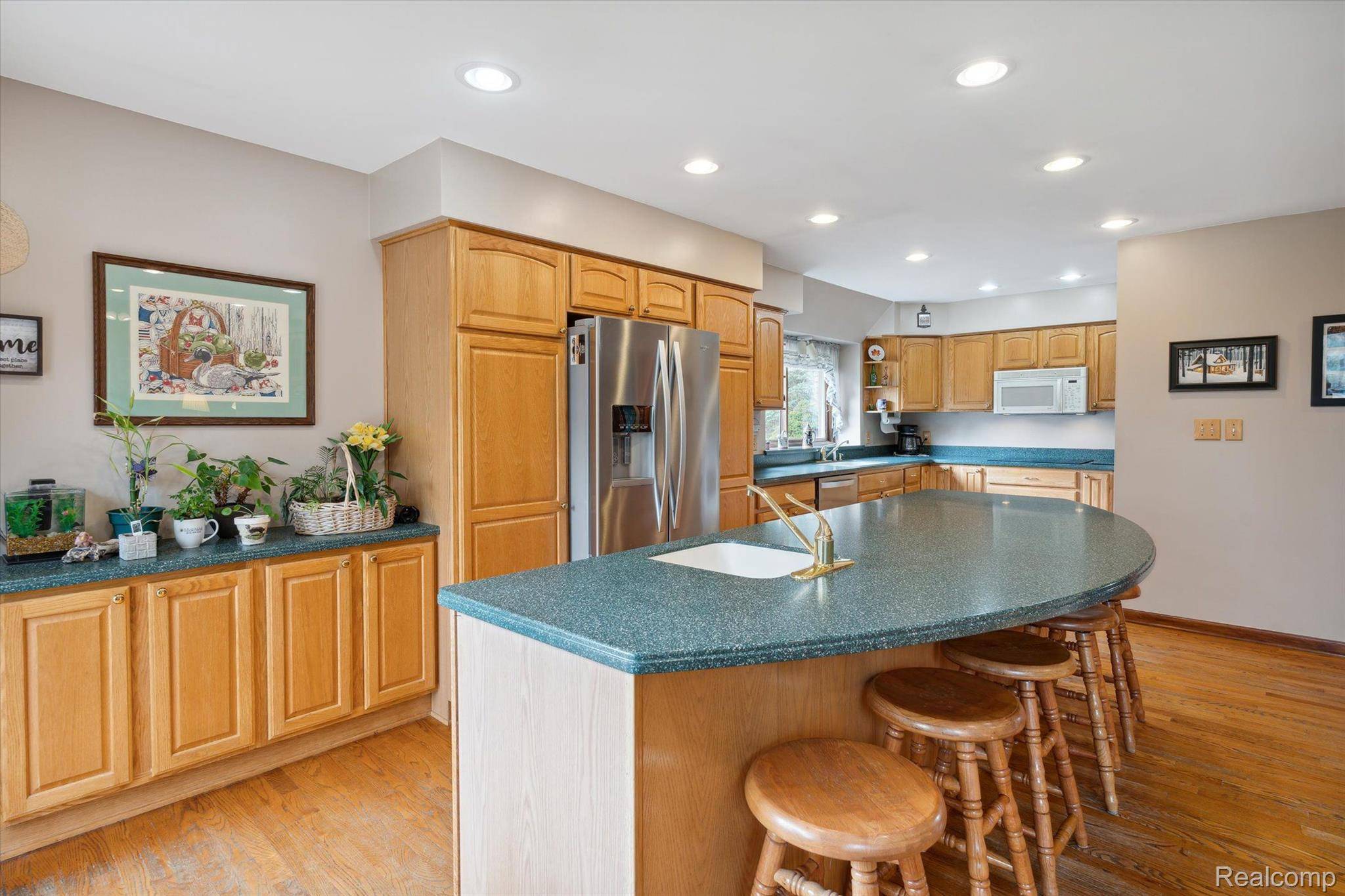 Howell, MI 48843,1324 RAVENSWOOD WAY