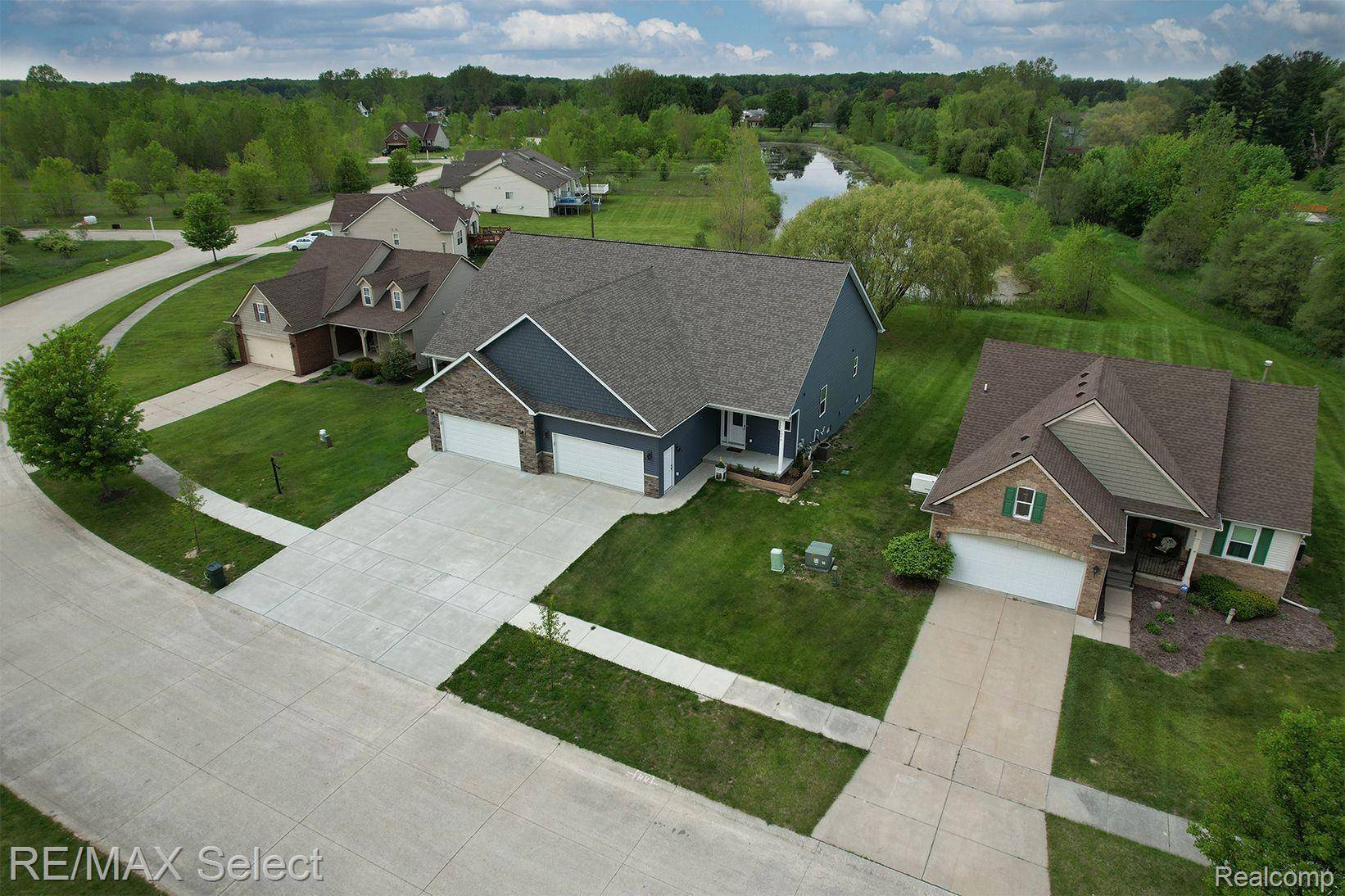 Davison, MI 48423,2376 Waterford WAY