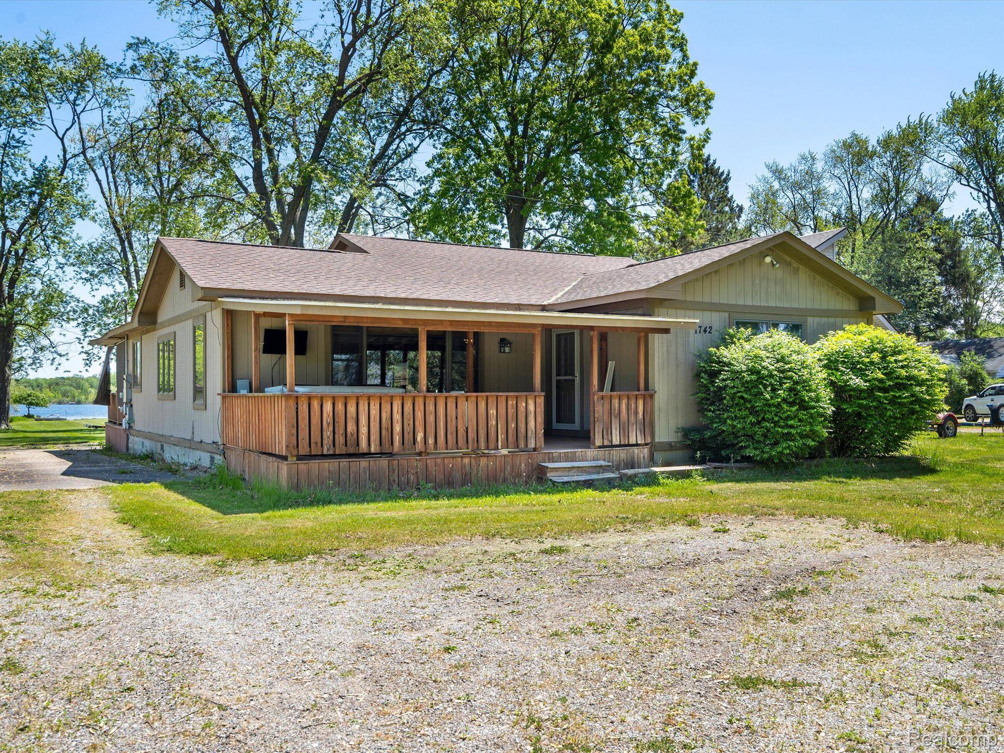 Wixom, MI 48393,1742 N WIXOM RD