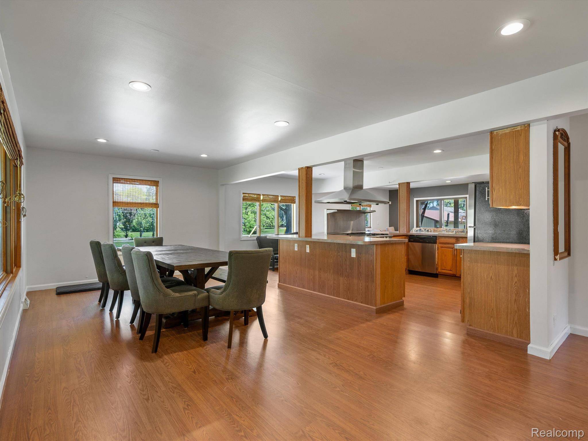 Wixom, MI 48393,1742 N WIXOM RD