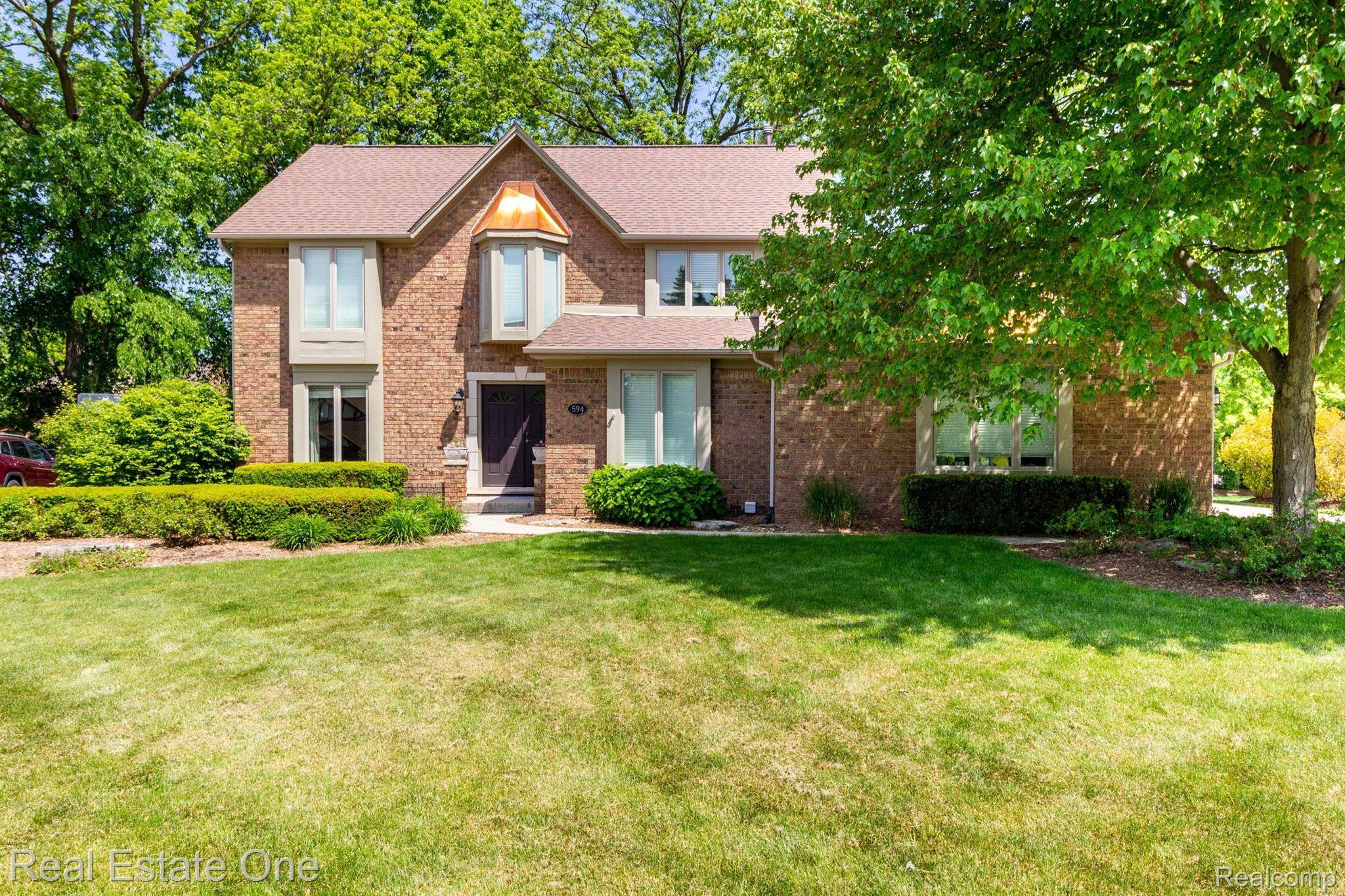 Rochester Hills, MI 48309,594 SHELLBOURNE DR