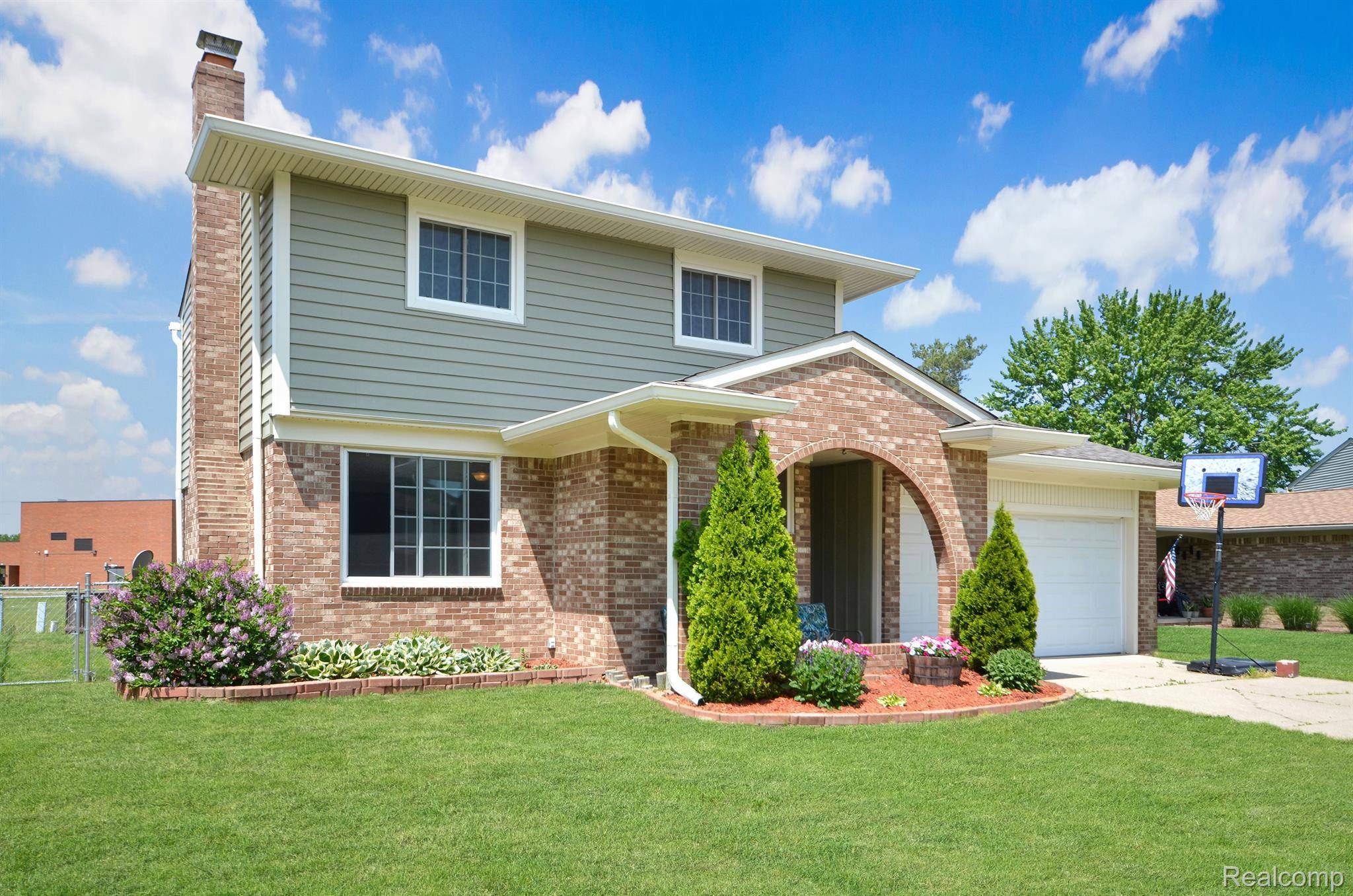 Macomb, MI 48044,45769 Heatherwoode LN