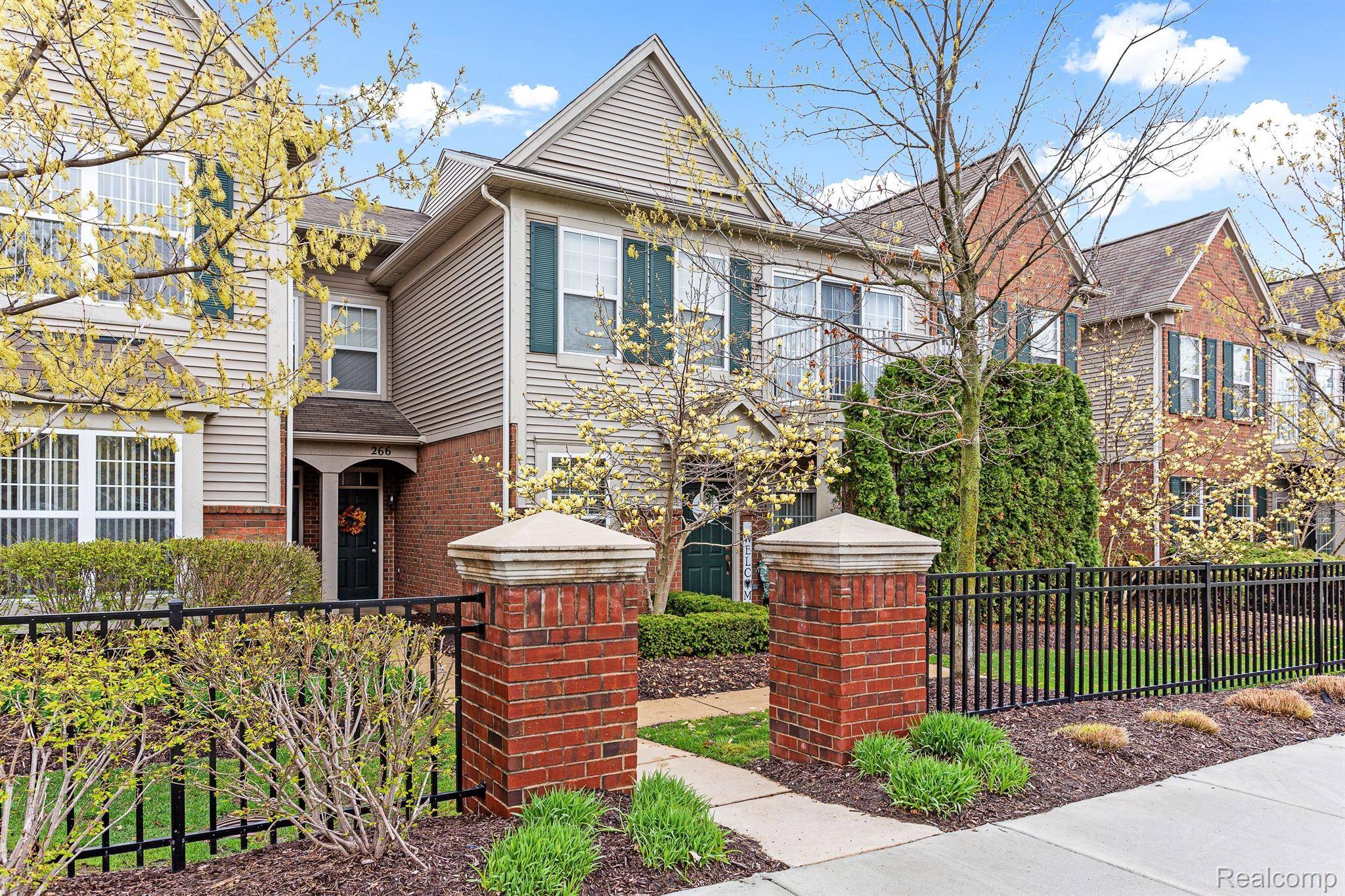 Wixom, MI 48393,262 N WIXOM RD