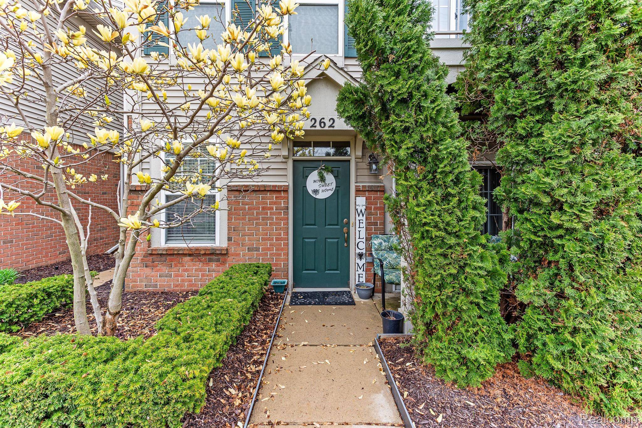 Wixom, MI 48393,262 N WIXOM RD