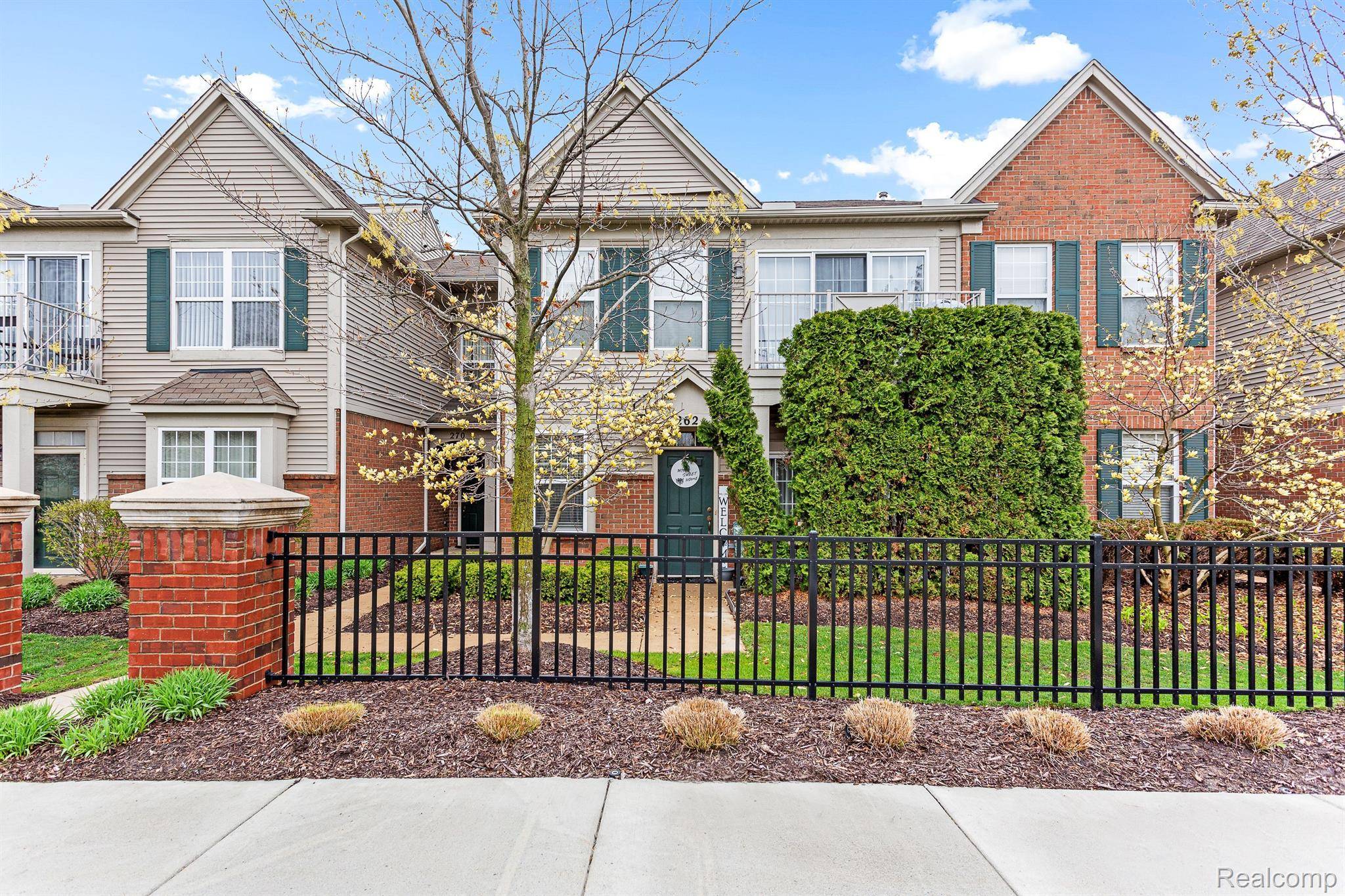 Wixom, MI 48393,262 N WIXOM RD