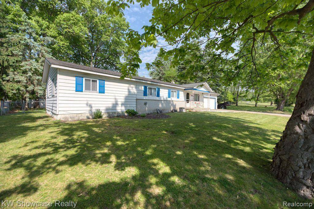 Wixom, MI 48393,2195 ARBOR AVE