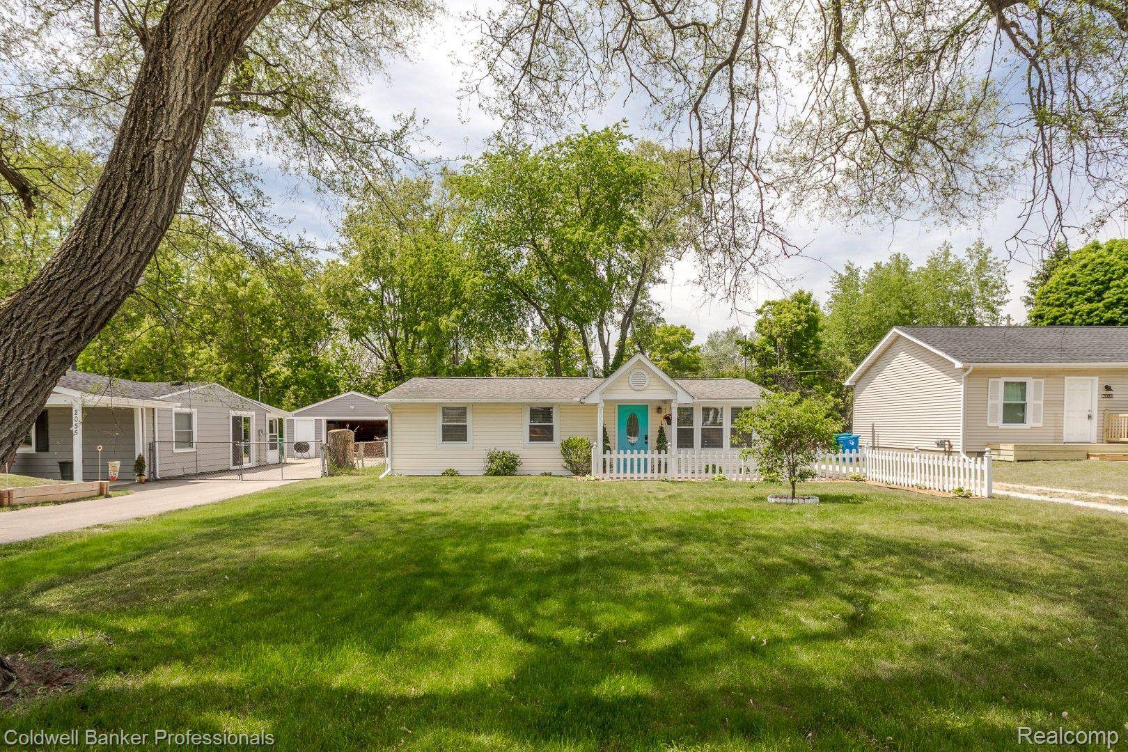 Commerce Twp, MI 48390,2067 Hoeft DR