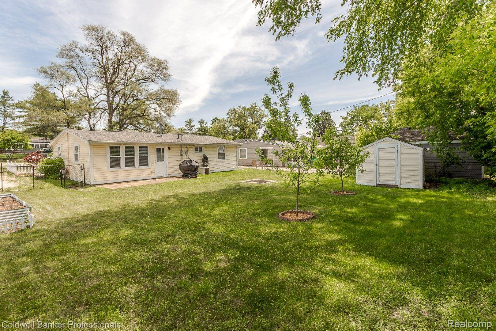 Commerce Twp, MI 48390,2067 Hoeft DR