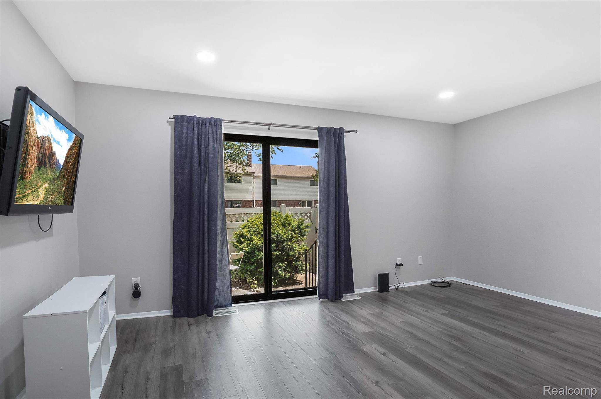 Madison Heights, MI 48071,1800 E 13 MILE RD