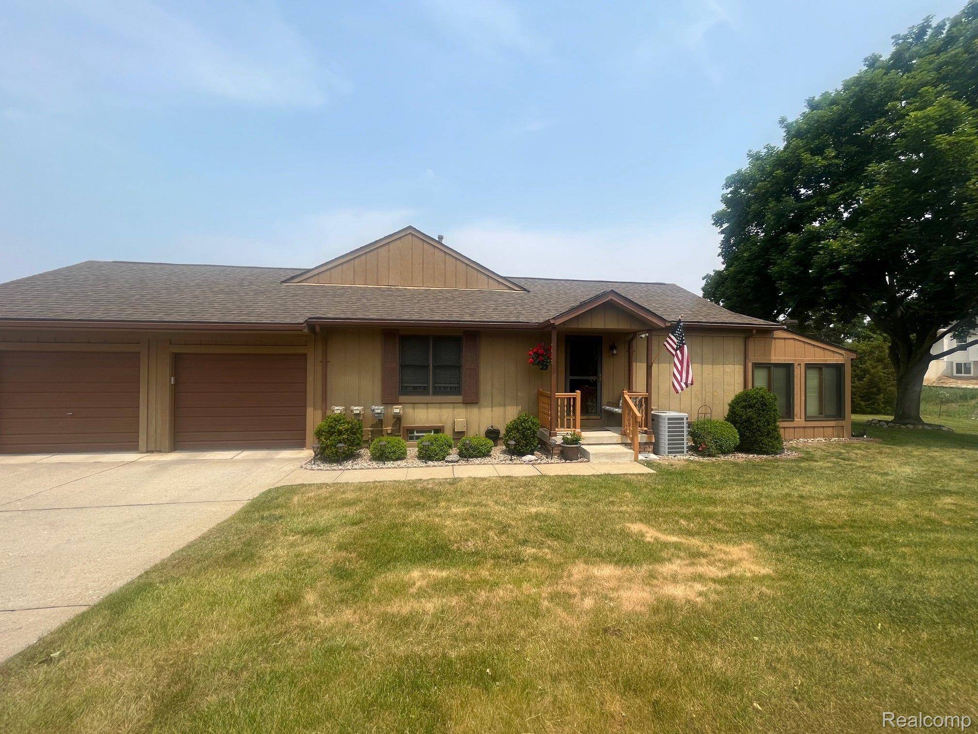 South Lyon, MI 48178,9833 Cambridge CT #1