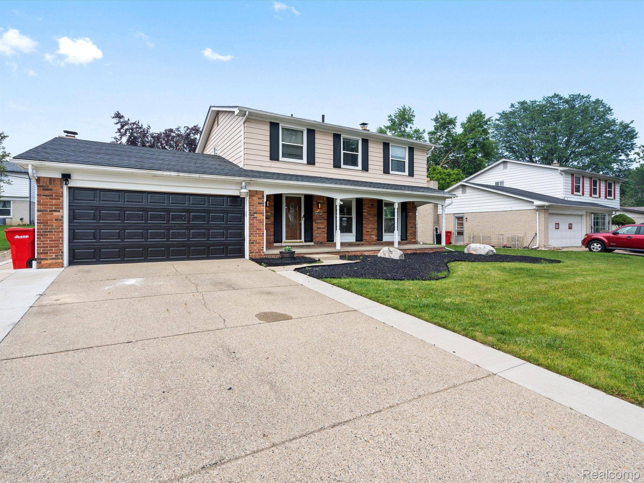 Southfield, MI 48076,21070 HARVARD RD