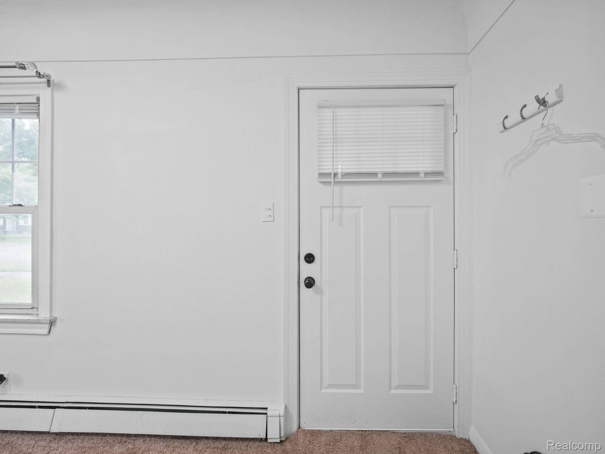 Harper Woods, MI 48225,18712 WASHTENAW ST