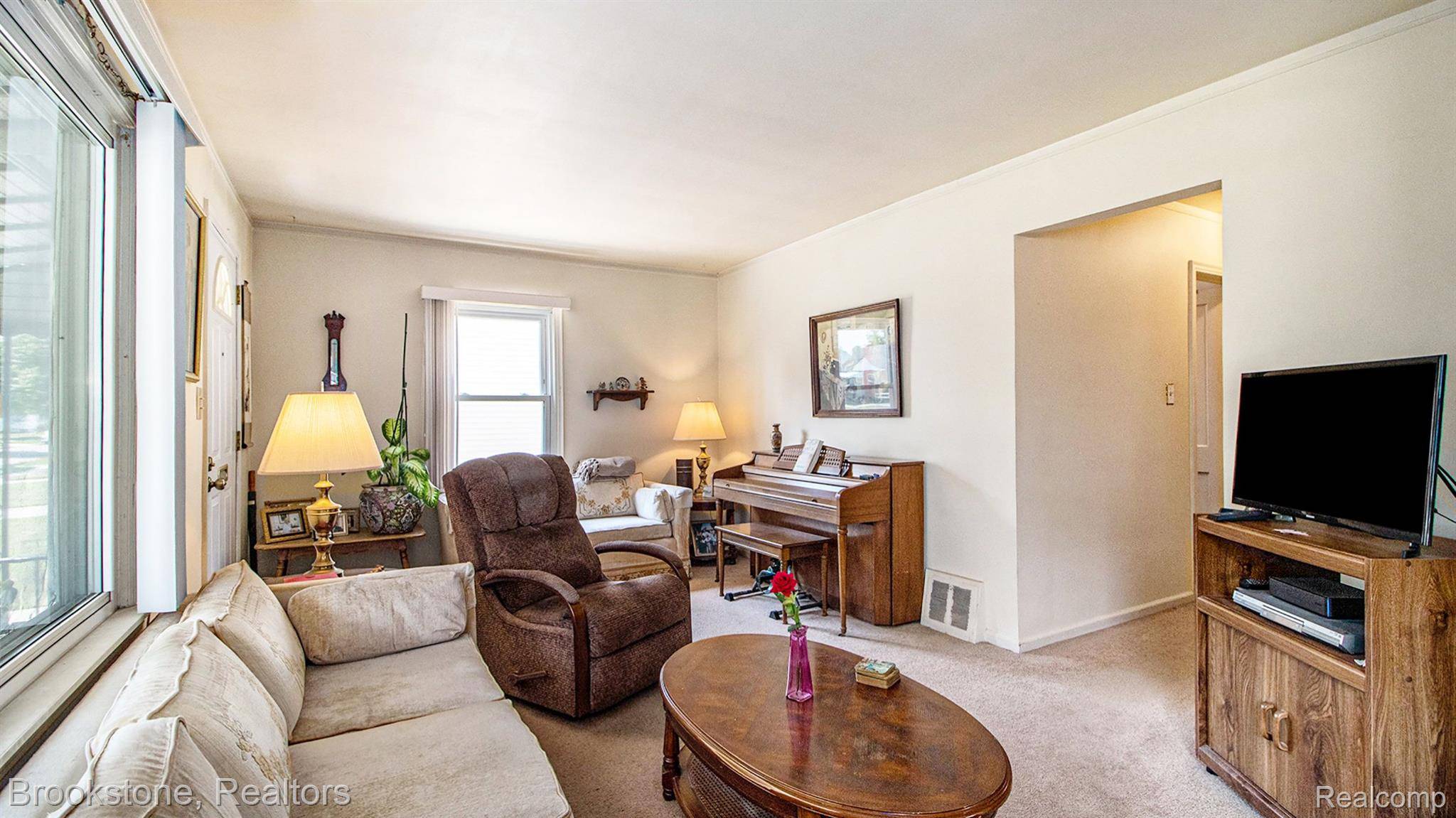 Harper Woods, MI 48225,18747 WOODSIDE ST