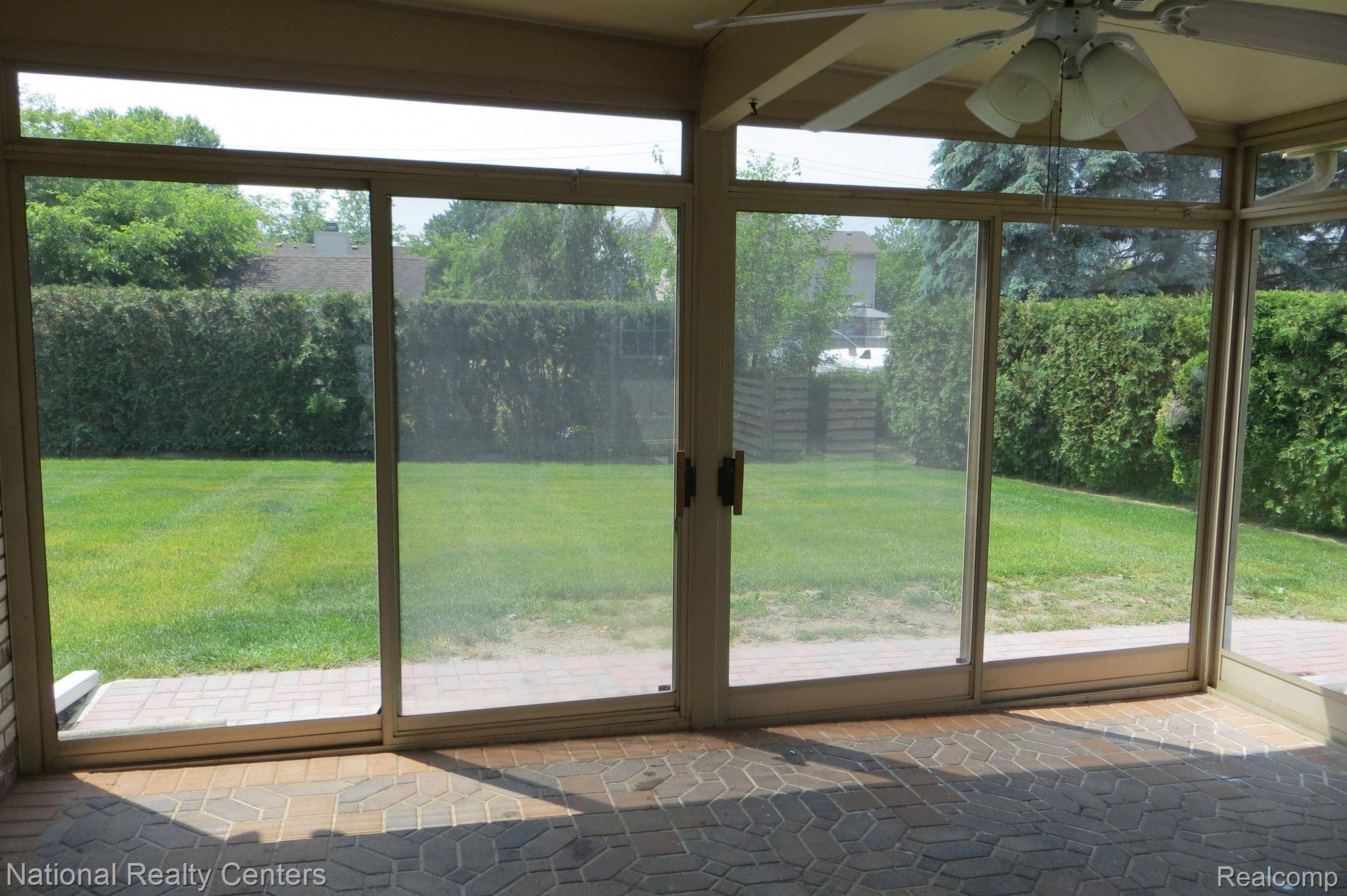 Livonia, MI 48150,8930 KNOLSON AVE