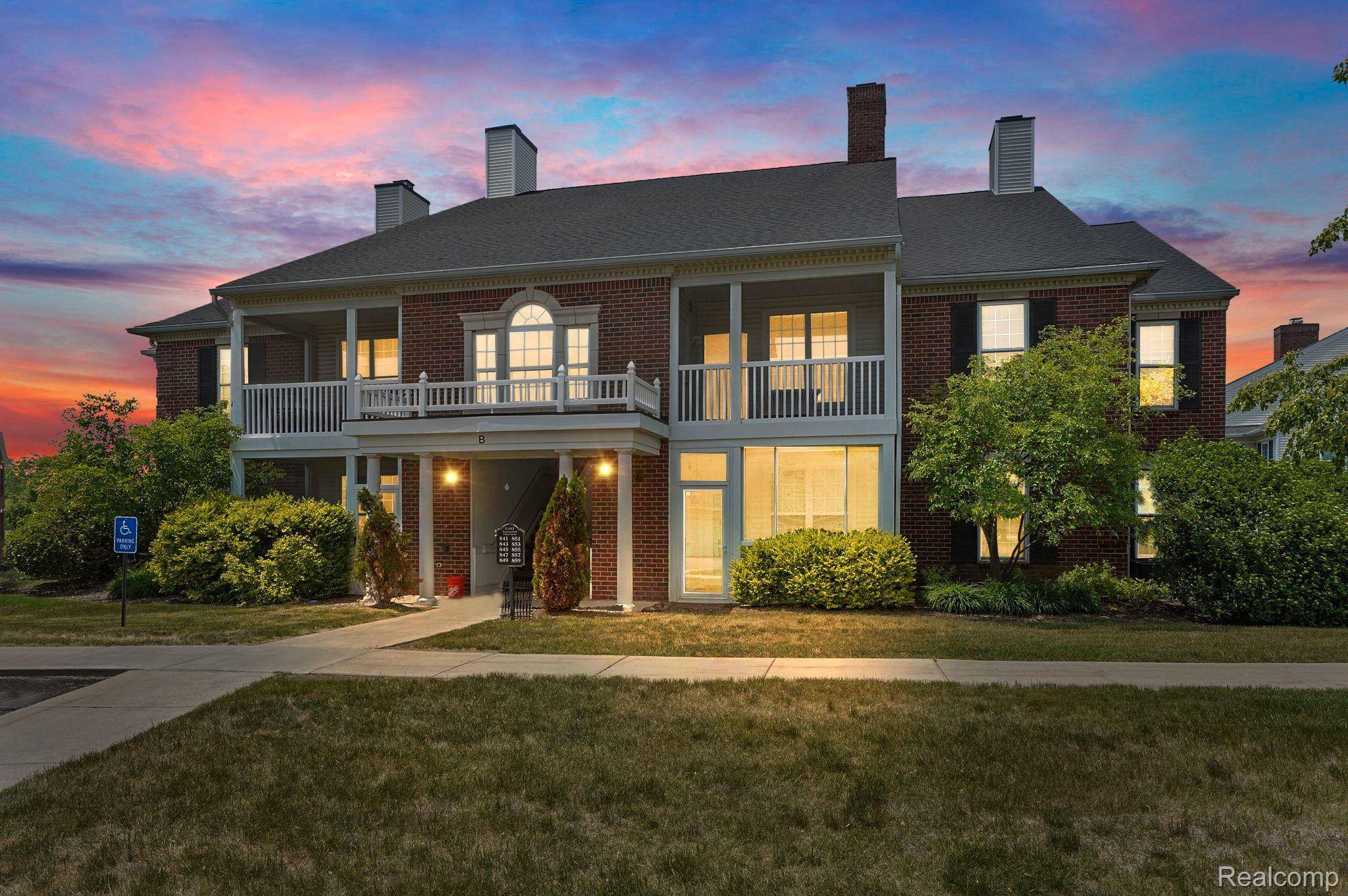 Ann Arbor, MI 48103,841 E Summerfield Glen CIR