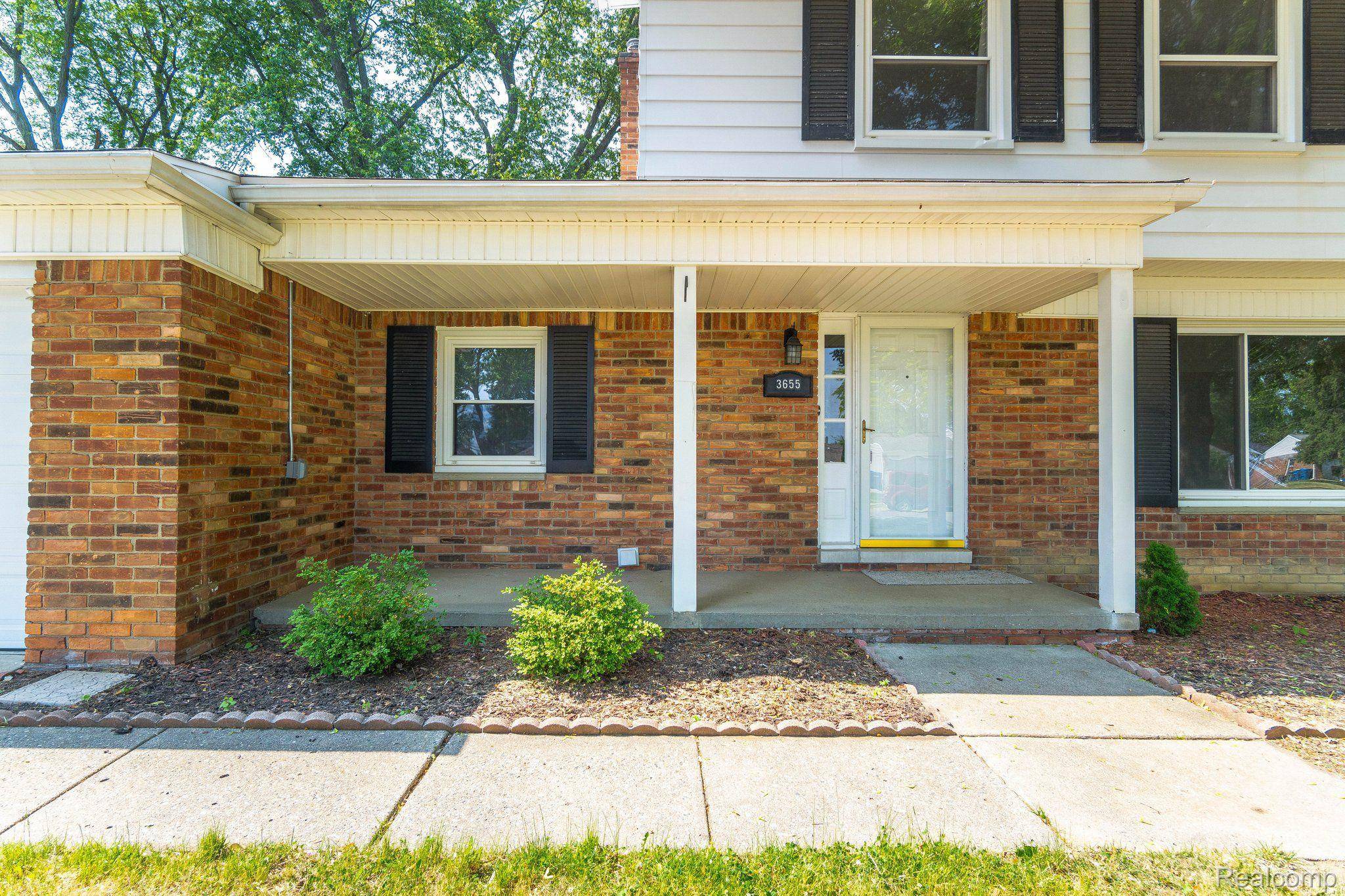 Waterford, MI 48329,3655 LORENA DR